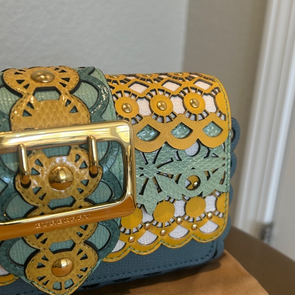 Burberry London ~ England Layered Lace Shoulder Bag in Celadon Blue - 2016 - Picture 3 of 16